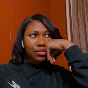 Meet your Posher, Denasia